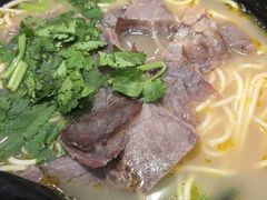 -志权牛肉面(灵山路店)