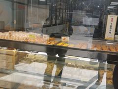 面包甜点陈列柜-鲍师傅糕点(五角场店)