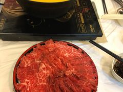 安格斯牛肉-鲜入围煮花胶鸡海鲜火锅