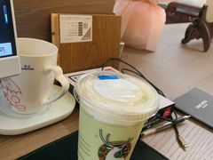 牛油果森林瑞纳冰-瑞幸咖啡(富林物流大厦店)
