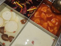 -海底捞火锅(曹安公路店)