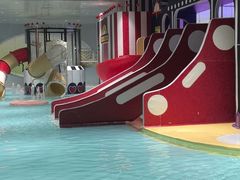 -涨巢·潮玩水疗局