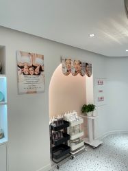 -苗方清颜痘肌研究所