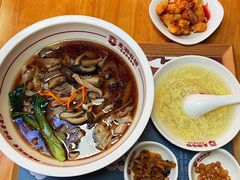 原味菌香肉丝米粉-呷佬·长沙手工米粉(金沙江路店)