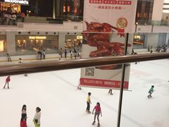 -冰纷万象滑冰场(深圳万象城店)