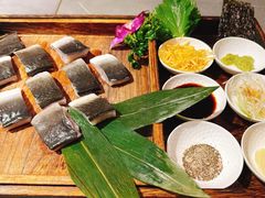 -围炉肉舍•炭烤活鳗•丹东海鲜烤肉(步行街店)