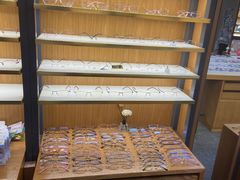 -优医视平价眼镜超市蔡司依视路折扣(小马厂店)