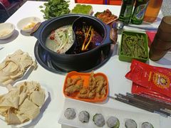 -钢管厂五区小郡肝串串香(蜀都万达店)