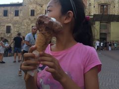 -Gelateria Dondoli