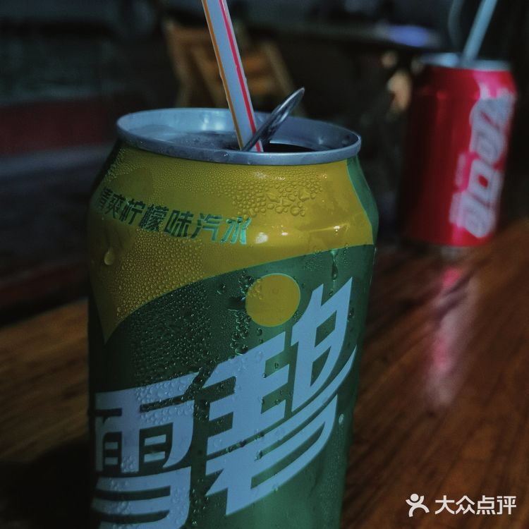 小巷（hang）巷（hang）儿里的烧烤店