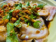 猪耳-胡须佬鸡煲四季火锅(龙珠大道店)