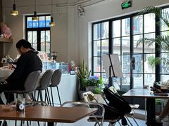 -Fridi Patisserie Cafe