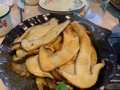 黄油煎松茸-蘑统田下·野生菌火锅