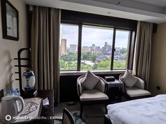 -广东大厦酒店(广州北京路步行街纪念堂地铁站店)