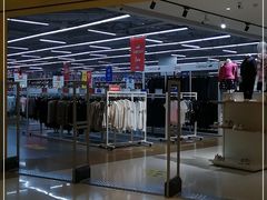 -BIGOFFS 超级折扣(仁恒伊势丹店)