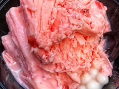草莓雪花冰-串妹花式冰粉(乐山总店)