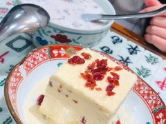 椰汁桃胶黑糯米-堂屋糖水店(愚园店)