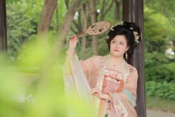-宝蝶记汉服体验馆