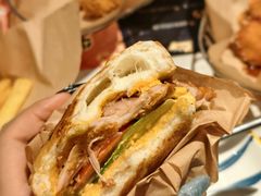 -必胜客(东大桥店)