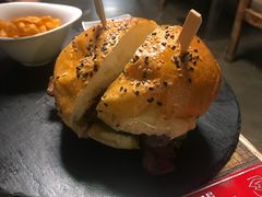 -HIGH FIVE哈福手工汉堡(桂林路店)