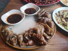 熏猪手-先启半步颠小酒馆(白麓里店)