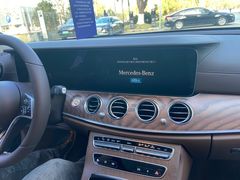 -上海星瀚奔驰4S店(红柳路店)