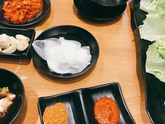 -肉甲韩国木炭烤肉(新壹街1店)