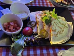 鸡肉墨西哥风味薄饼-鲨鱼美式餐厅酒吧Sharky