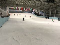 -乔波室内滑雪场