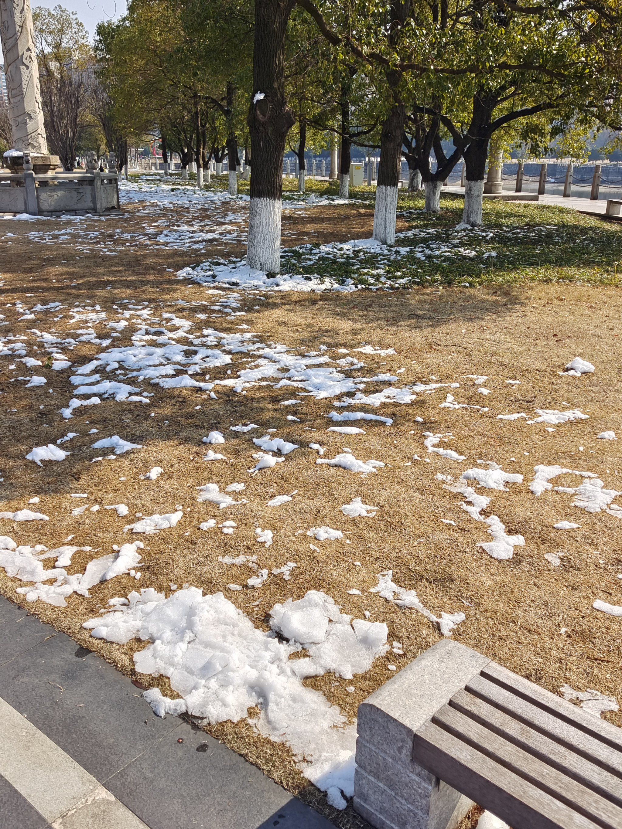 冬天还是萧条的