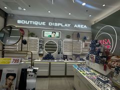 -目上眼镜·蔡司依视路授权(青浦宝龙店)