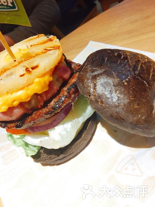 双倍培根牛肉堡