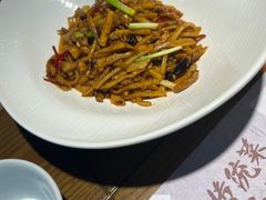 -黄泥岗·地道湖北菜(奥特莱斯店)