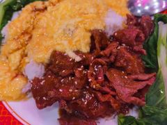 港式沙爹牛肉滑蛋饭-港嘢茶檔(古北1699广场店)
