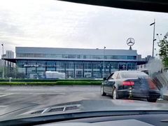 -天津波士信达奔驰4S店(卫津南路店)