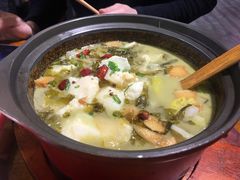 石锅酸菜鱼-周鱼小馆石锅酸菜鱼(活力汇店)