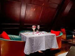 -弦月窗LUNETTE BY AMANDA(复兴路店)