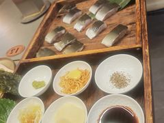 -围炉肉舍•炭烤活鳗•丹东海鲜烤肉(步行街店)