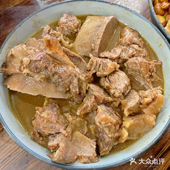 莹莹牛肉馆