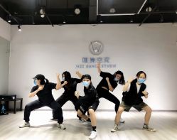-唯舞空间