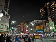 -六合夜市