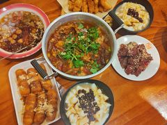 -爆炸头阿姨小四川正宗川味小吃(无任何分店)