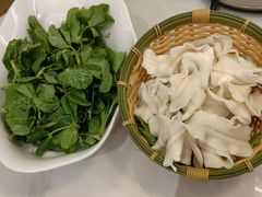 -喃喃椰·糟粕醋·椰子鸡火锅(七堡花园店)