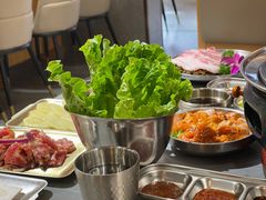 -围炉肉舍•炭烤活鳗•丹东海鲜烤肉(步行街店)