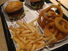 -The Habit Burger Grill 哈比特汉堡(复兴soho店)