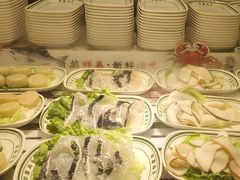 -四囍码头海鲜烧烤自助火锅(外滩南京东路悦荟广场店)