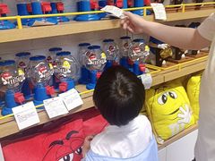 -m豆巧克力世界(上海世茂广场店)