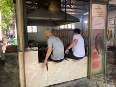 -黄记四更烤乳猪店