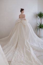 -洋洋婚纱品牌集合店