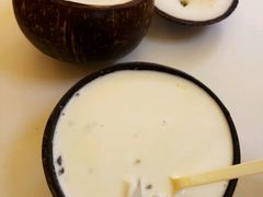 -志龙皇冠吃货椰子铺